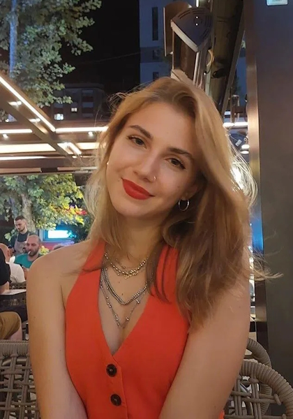 Дора Акан Златанова